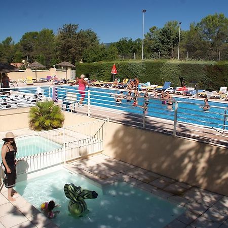 Camping Le Parc Hotel Saint-Paul-en-Foret Exterior photo