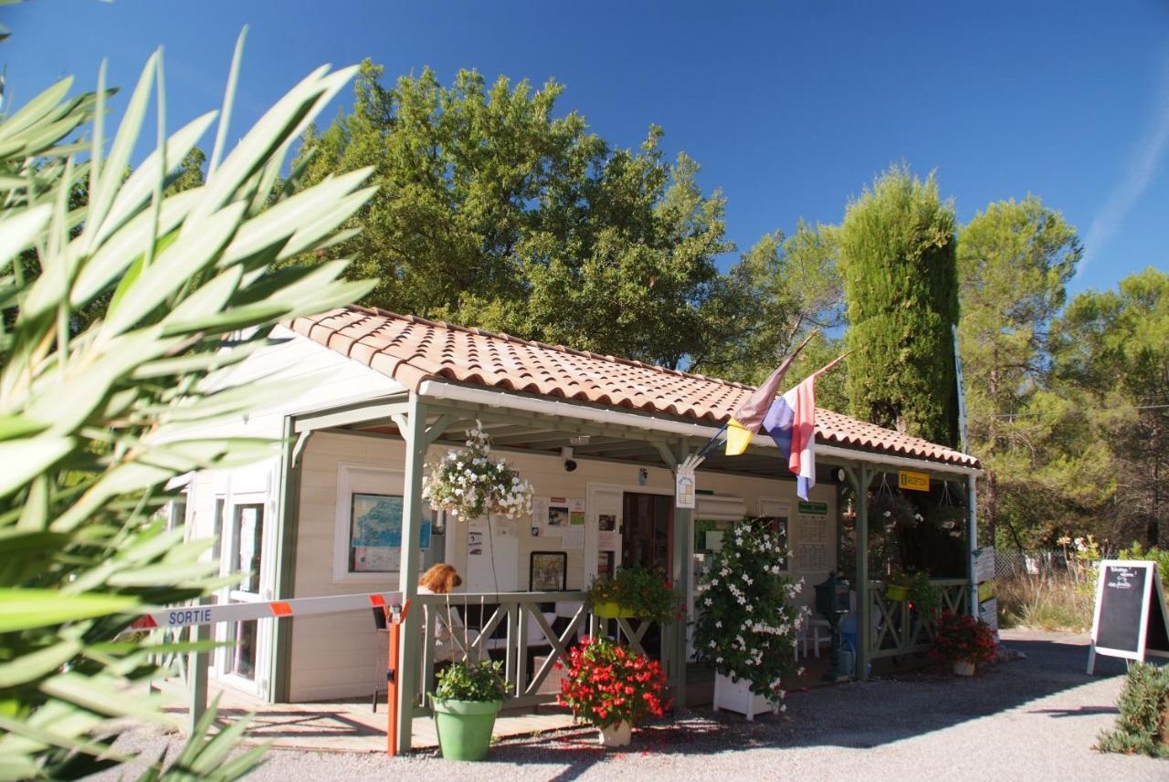 Camping Le Parc Saint-Paul-en-Foret Exterior photo